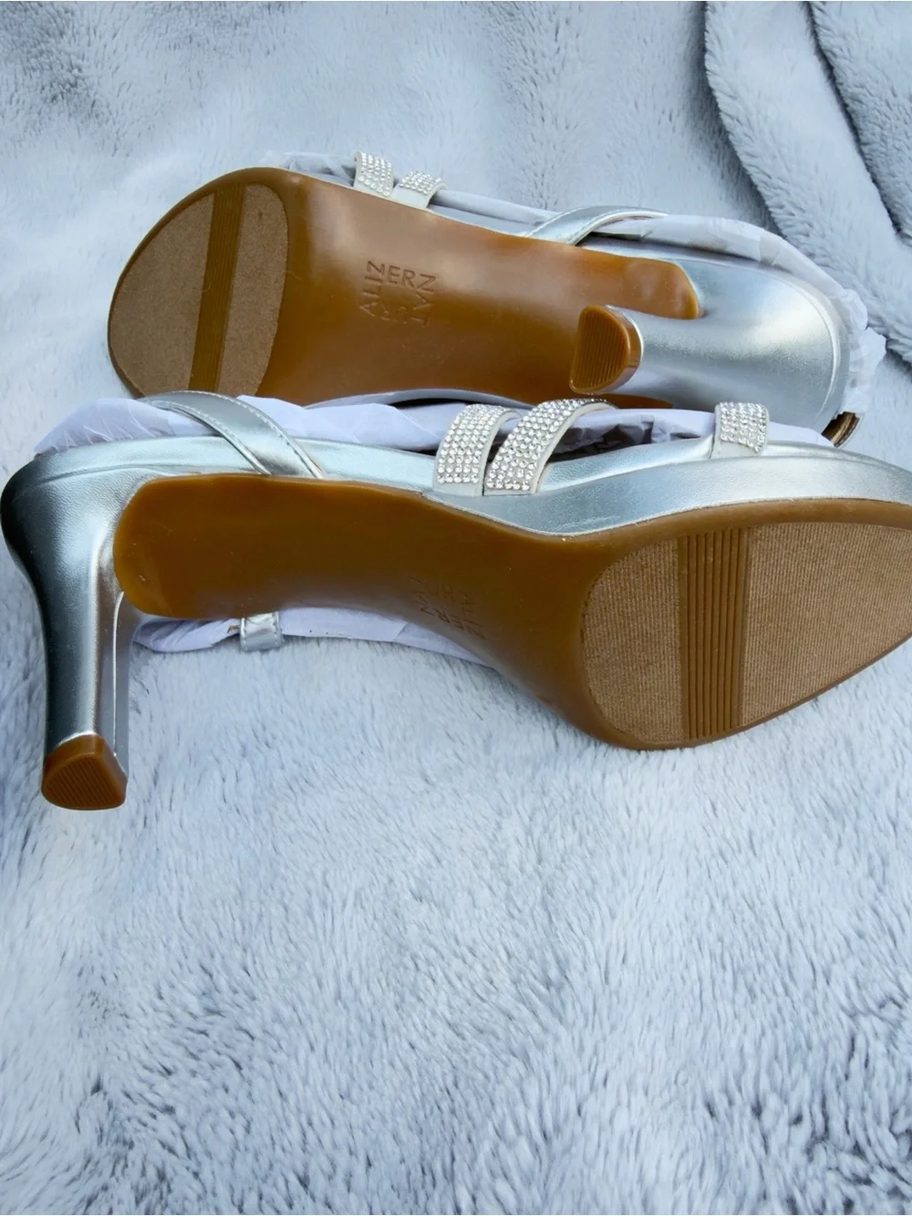 Brand New Naturalizer Women’s Brenta2, Silver  Heeled Sandal size 10 Wide